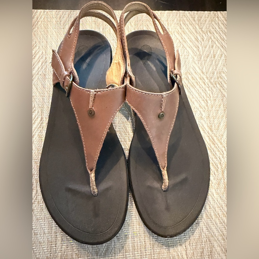 Olukai women’s brown leather sandals